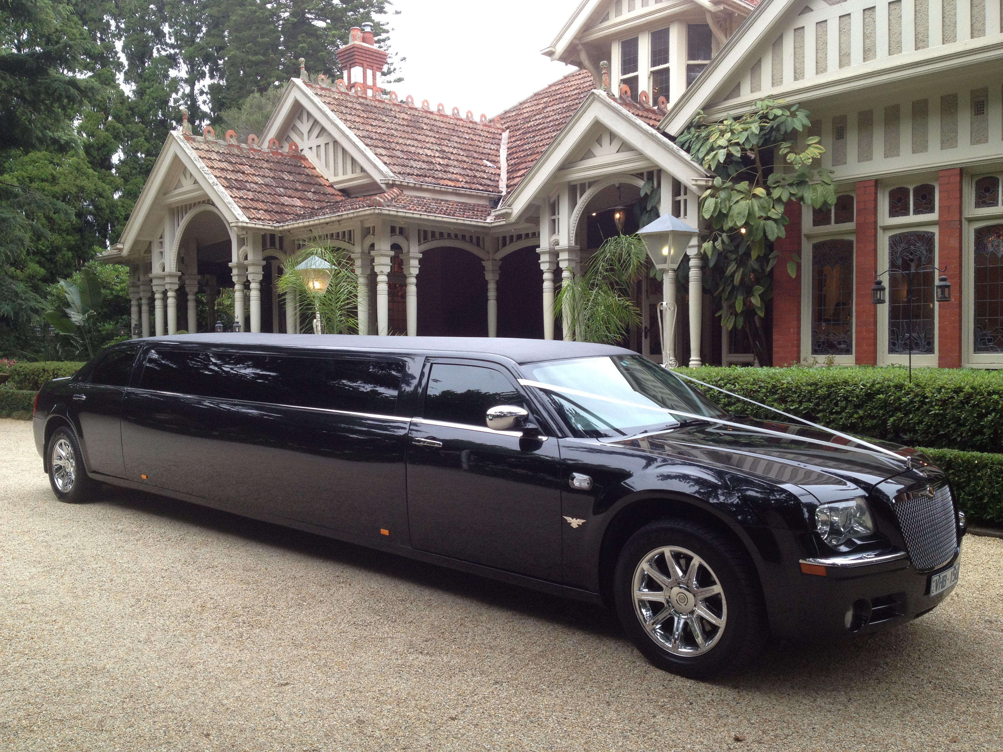 limo-hire-melbourne-image-limousines-at-itshired-au